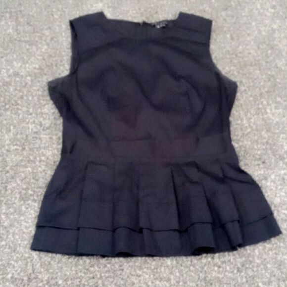 Theory Calyx poignant pleated sleeveless blouse w banded waist in black Size TP - Picture 2 of 3